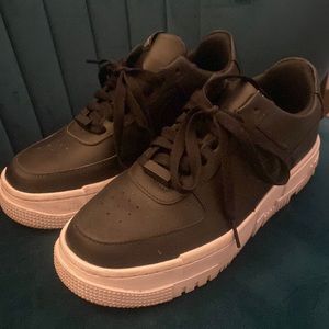 Size 7.5 Rarely Used Nike Air Force Pixels 🖤